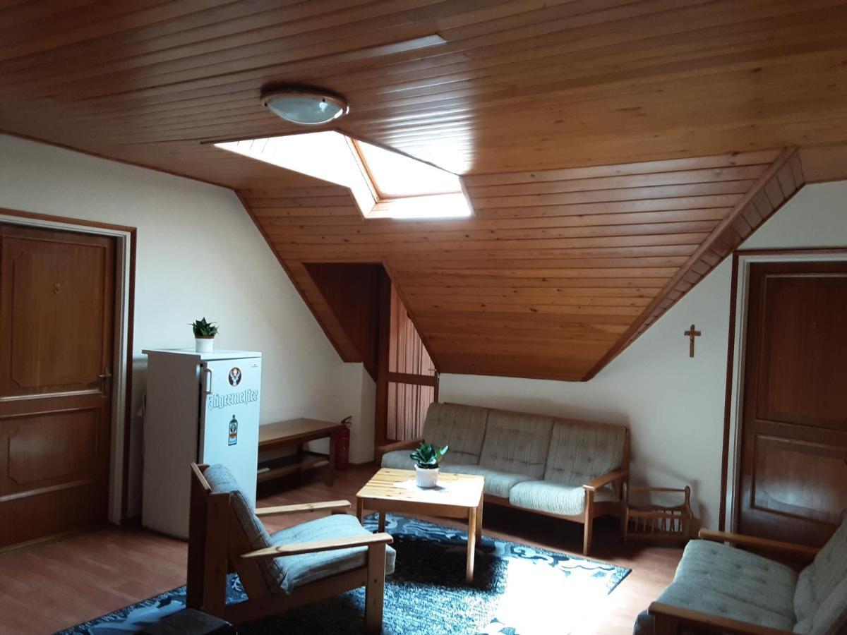 ヘーヴィーズ St Hubertus Panzio Bed & Breakfast エクステリア 写真